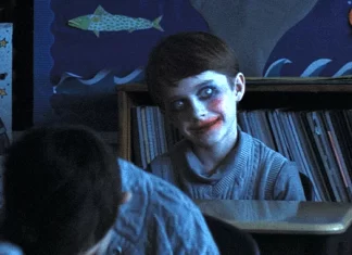 Během noci zmizela celá třída dětí. Jeden z nejlepších hororů roku konečně dorazil na stream