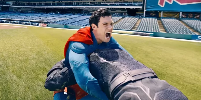 Superman je online