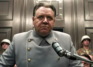 Poválečné drama o nacistické zrůdě je konečně online. Nabídne skvělého Crowa jako pravou ruku Hitlera